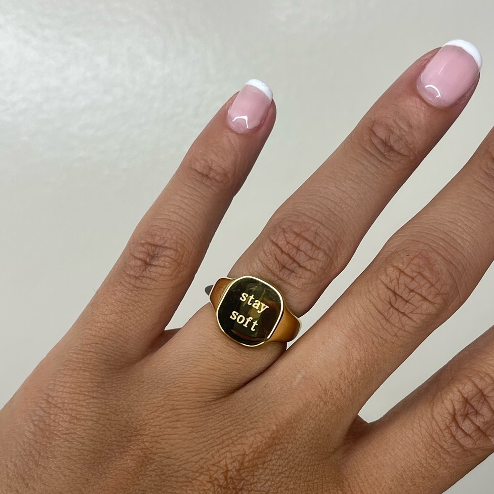 NEW! STAY SOFT ENGRAVED GOLD RING - Picture 6 of 7